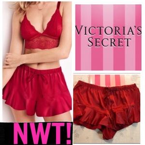 SALE❤️NWT! VS SATIN RUFFLE SLEEP SHORTS❤️